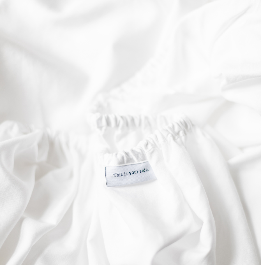 Fitted cotton sateen bedsheet - chalk