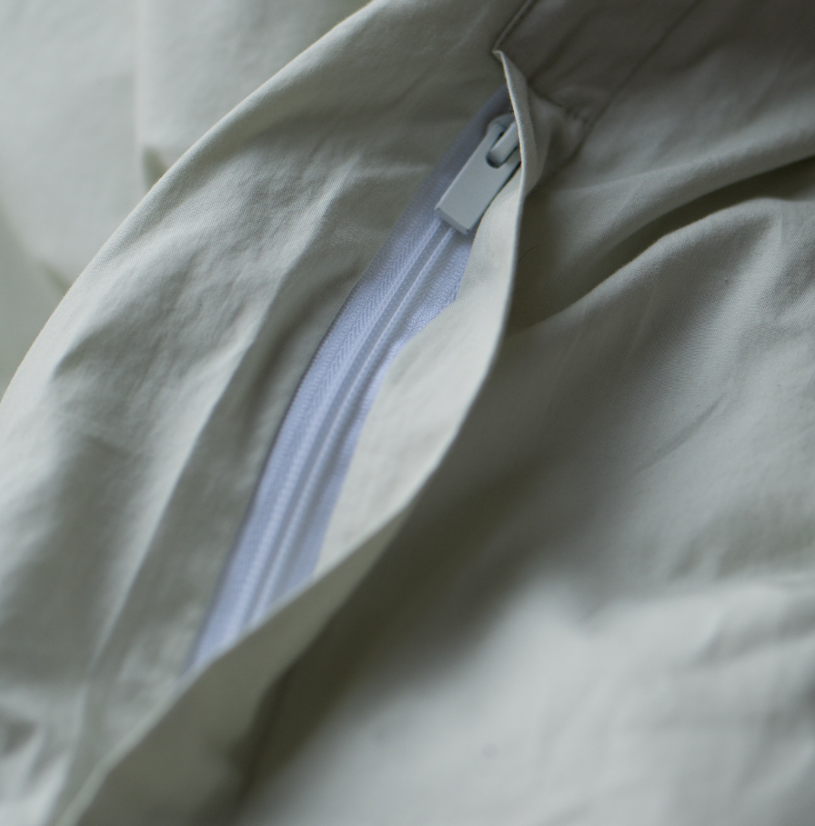 Zipper detail - percale cotton bedding - Sage