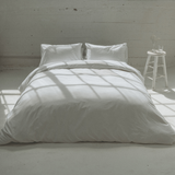 Bed with The Crisp Duvet Cover - Chalk - Percale cotton bedding